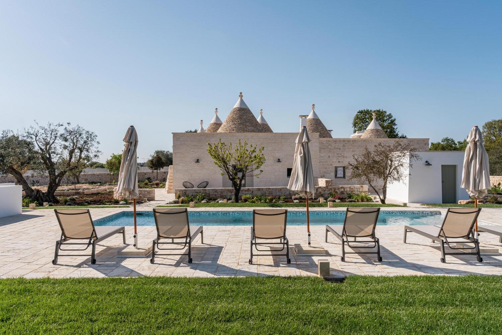 Trullo Jale - Boutique Apartments Ostuni Bagian luar foto