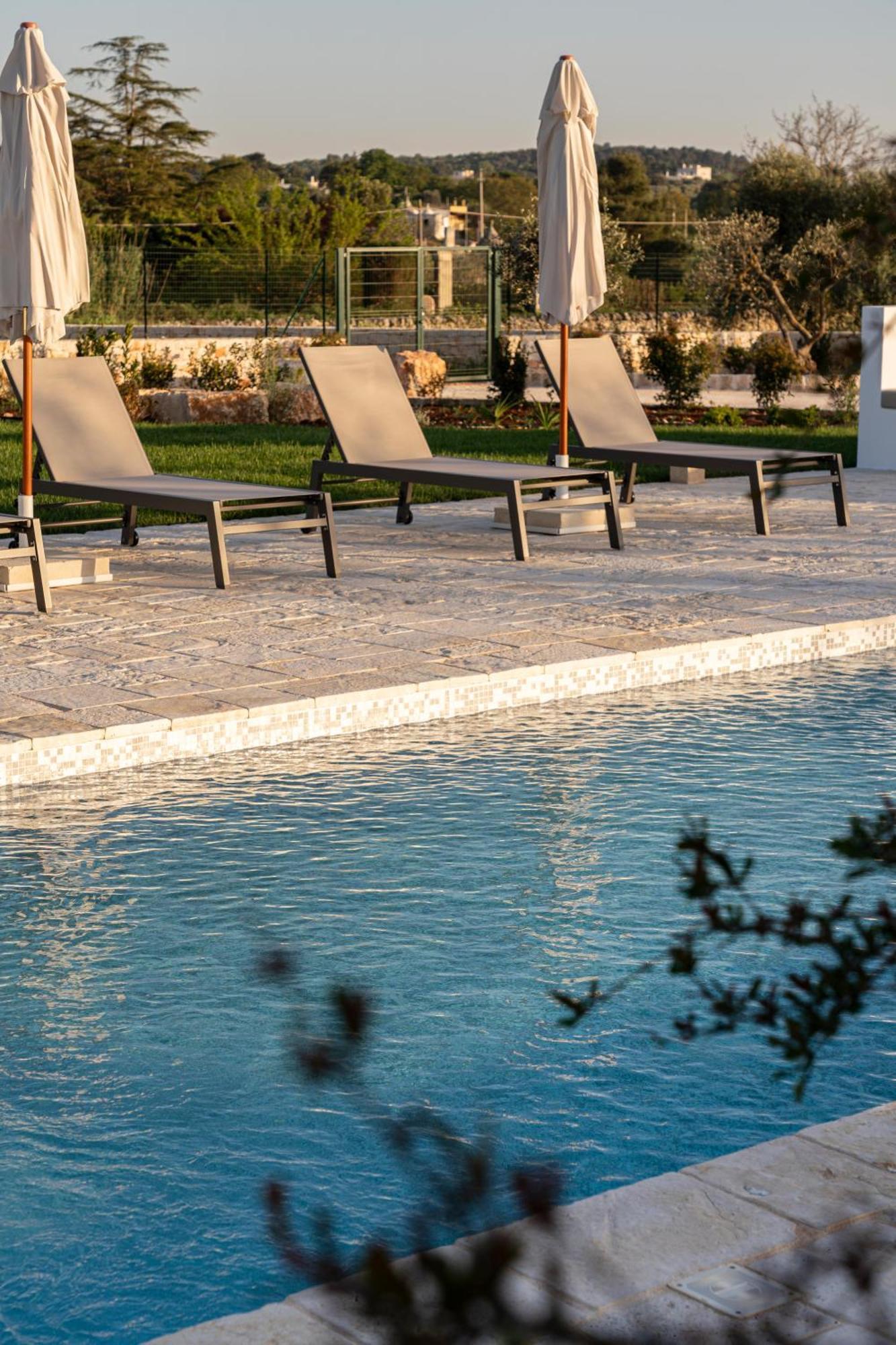 Trullo Jale - Boutique Apartments Ostuni Bagian luar foto