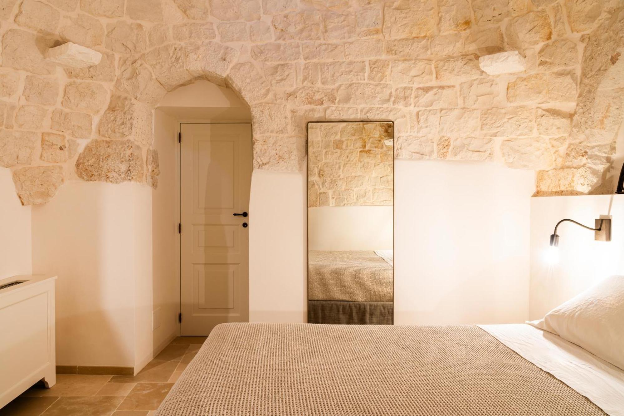 Trullo Jale - Boutique Apartments Ostuni Bagian luar foto