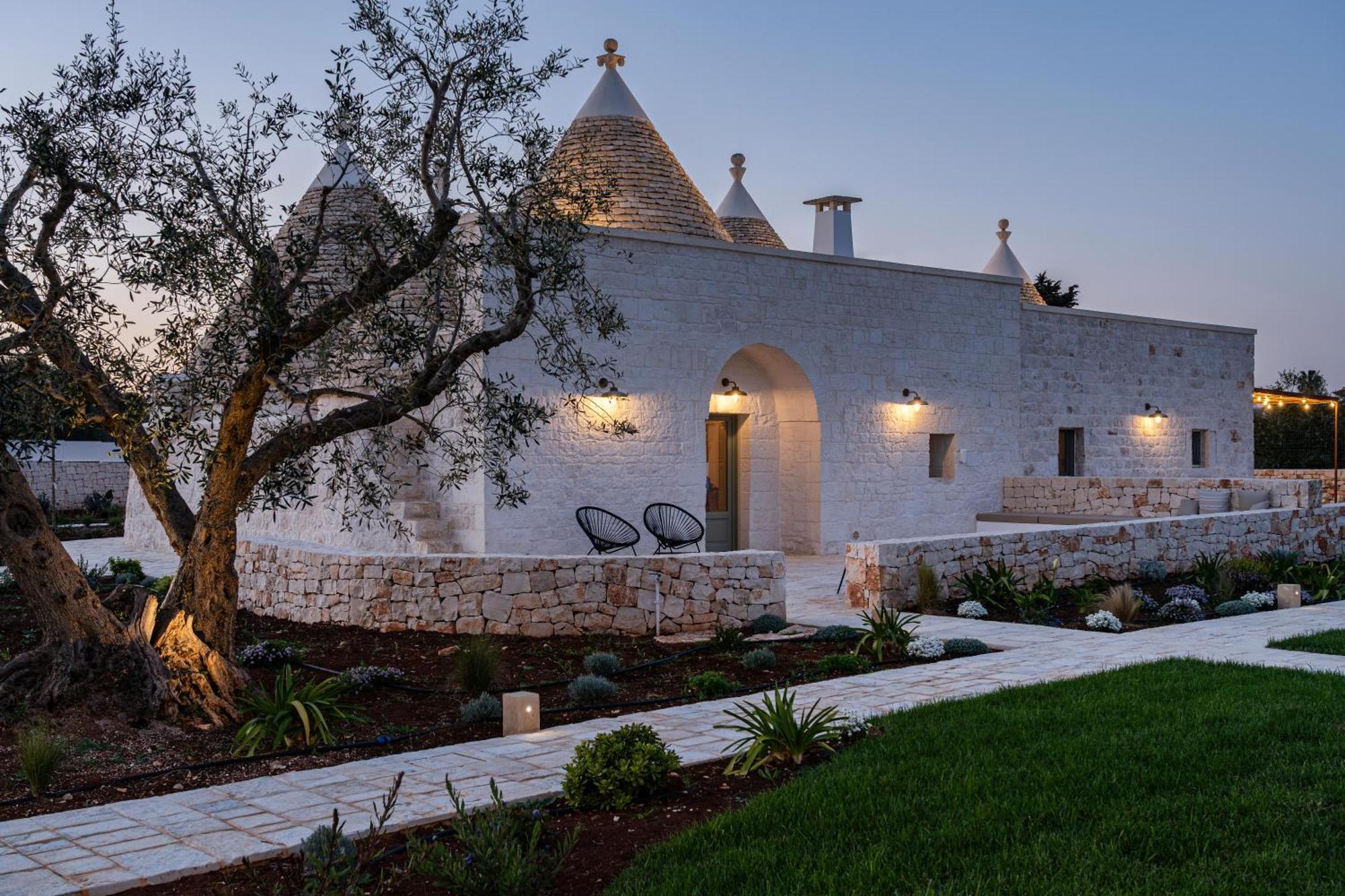 Trullo Jale - Boutique Apartments Ostuni Bagian luar foto