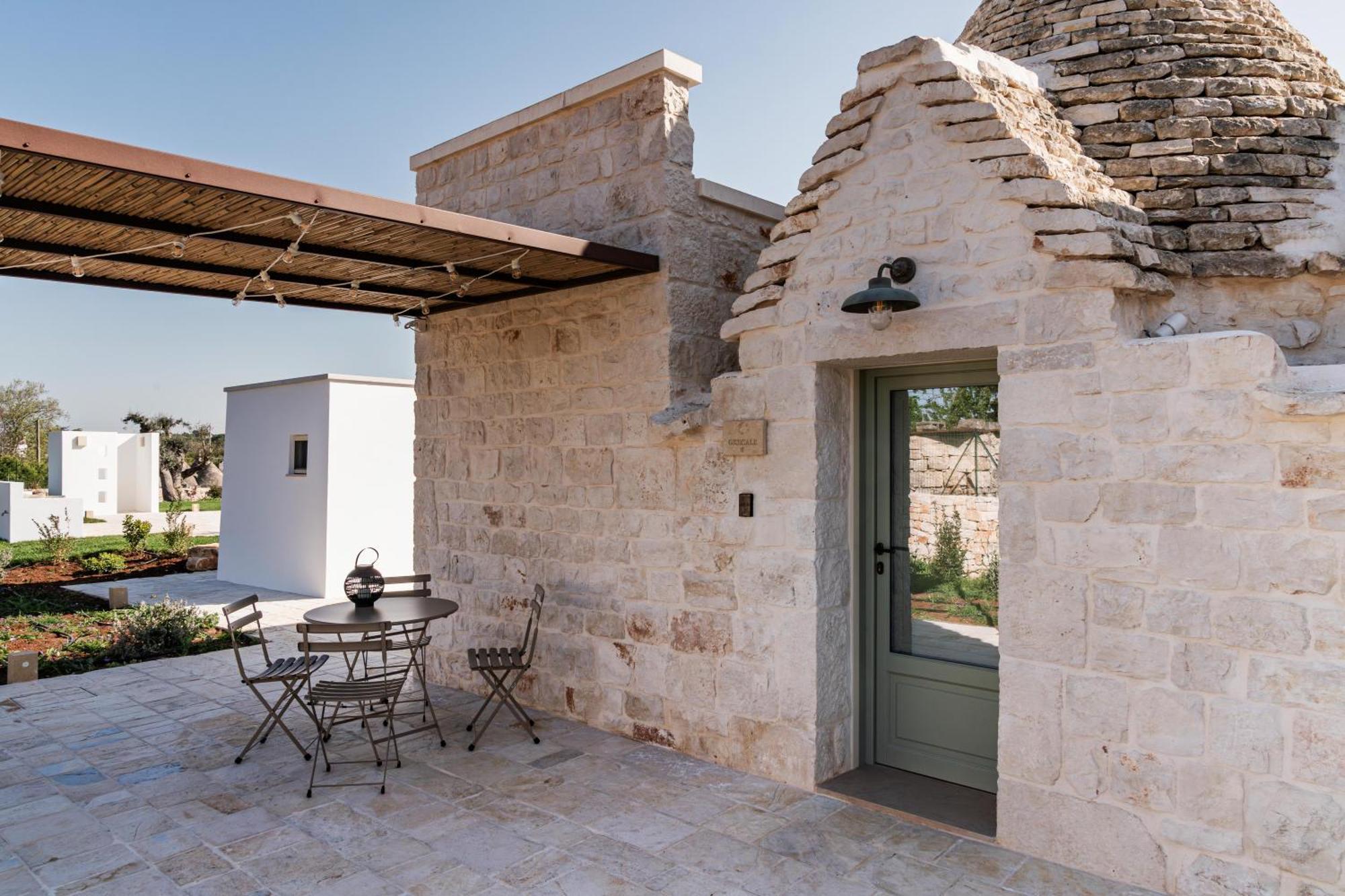 Trullo Jale - Boutique Apartments Ostuni Bagian luar foto