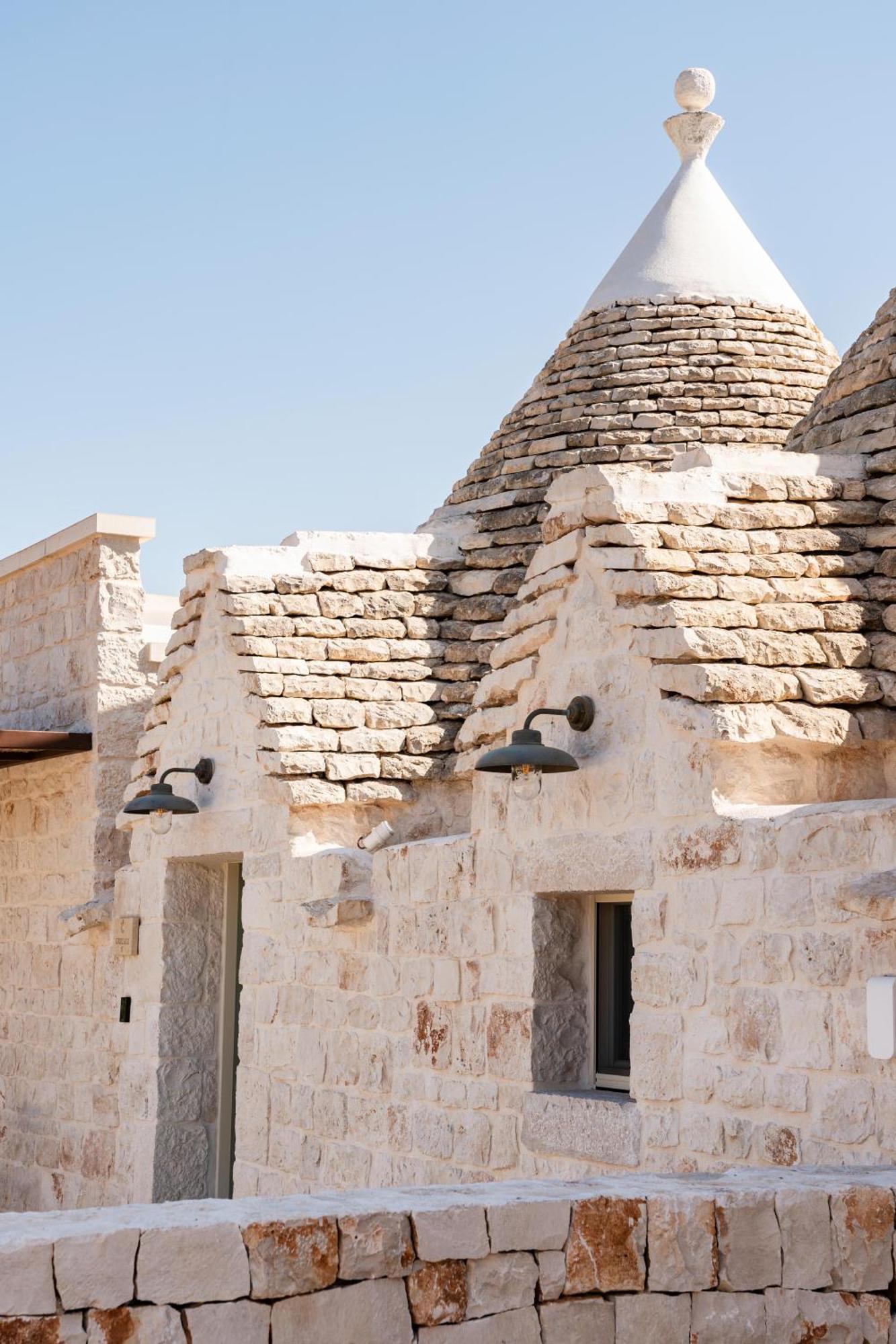 Trullo Jale - Boutique Apartments Ostuni Bagian luar foto