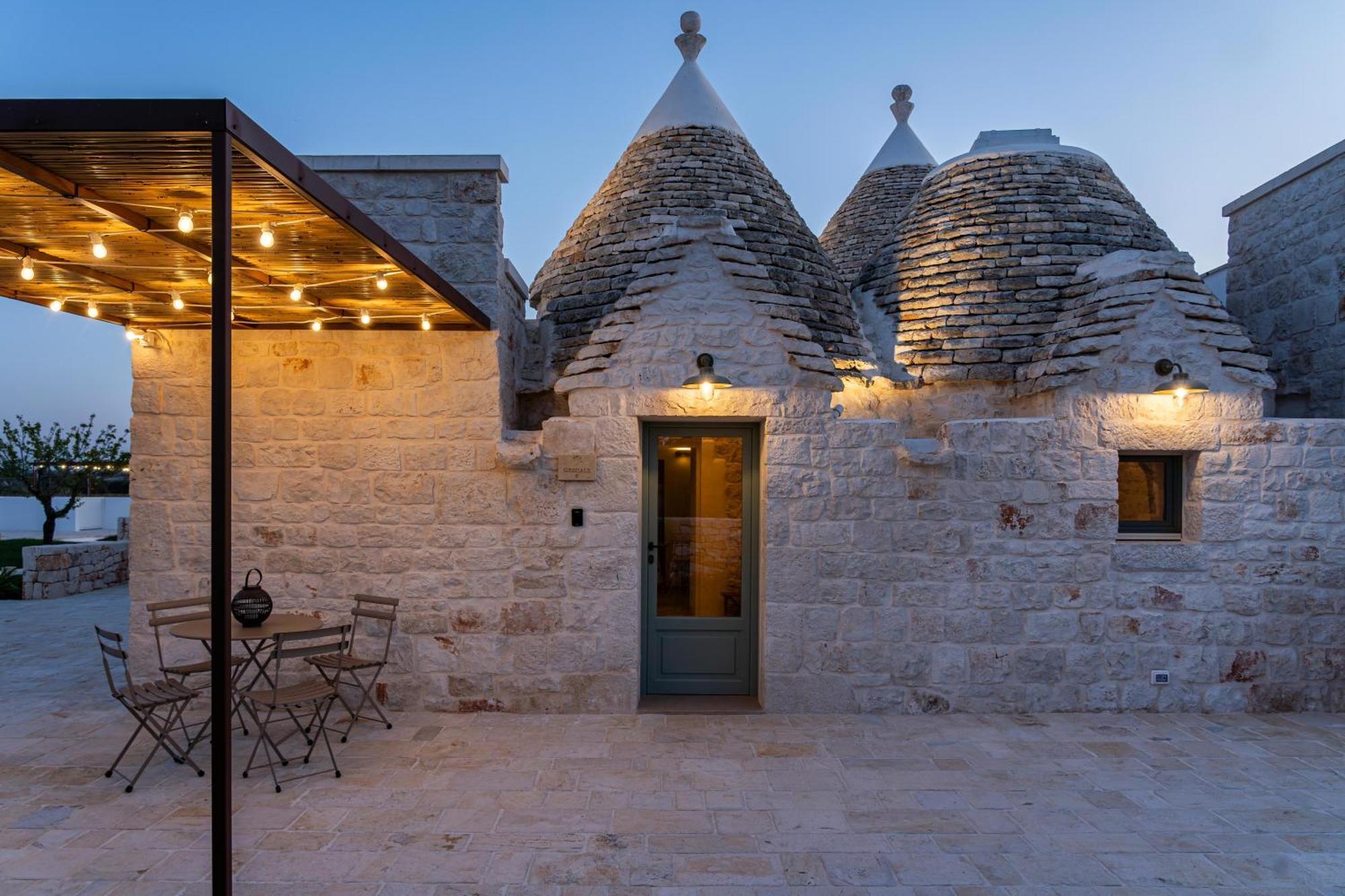 Trullo Jale - Boutique Apartments Ostuni Bagian luar foto