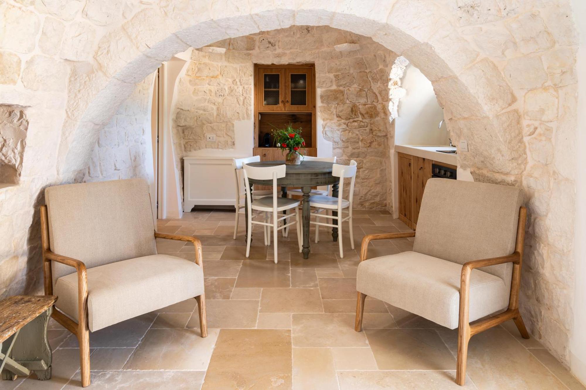 Trullo Jale - Boutique Apartments Ostuni Bagian luar foto