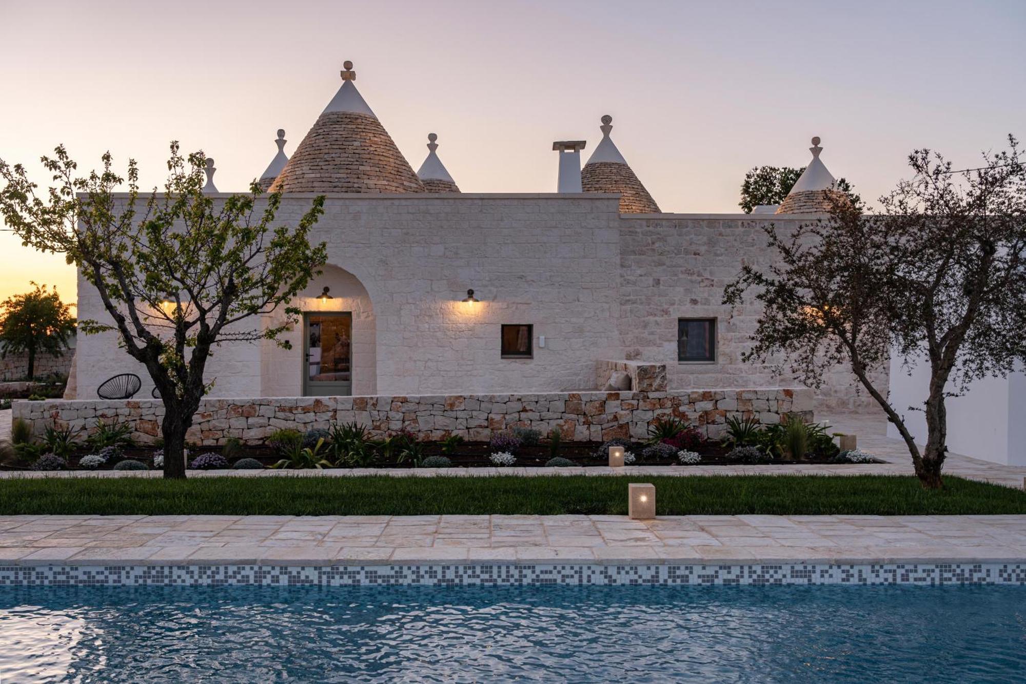 Trullo Jale - Boutique Apartments Ostuni Bagian luar foto