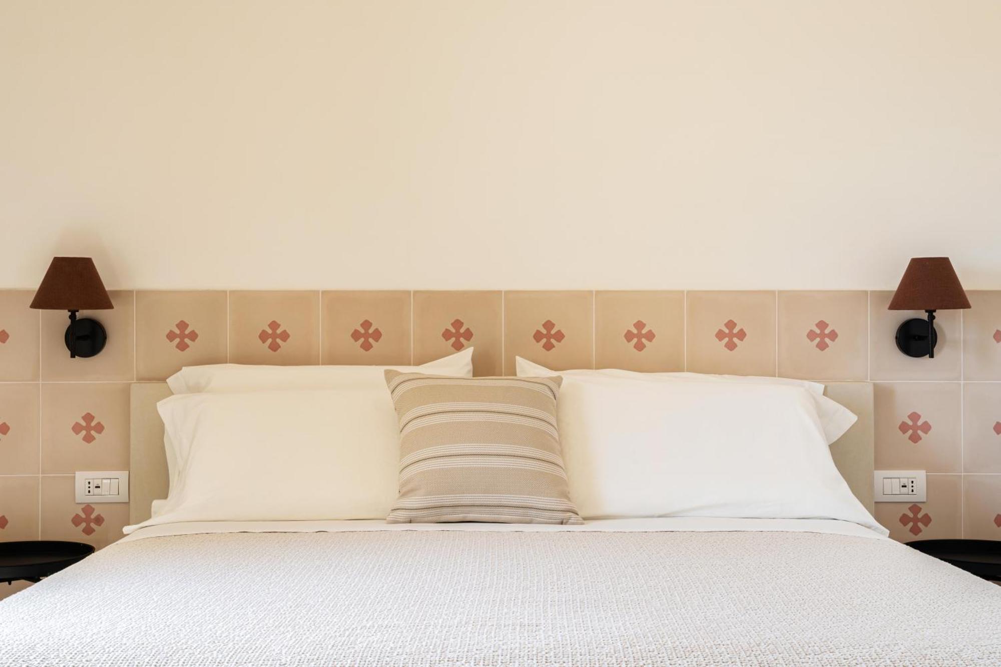 Trullo Jale - Boutique Apartments Ostuni Bagian luar foto