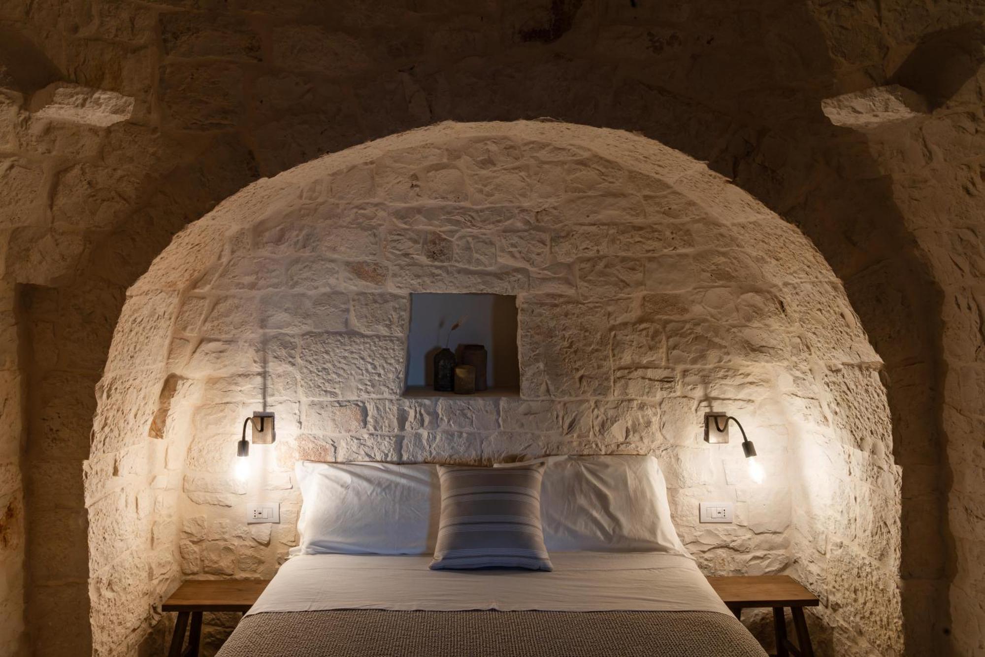 Trullo Jale - Boutique Apartments Ostuni Bagian luar foto