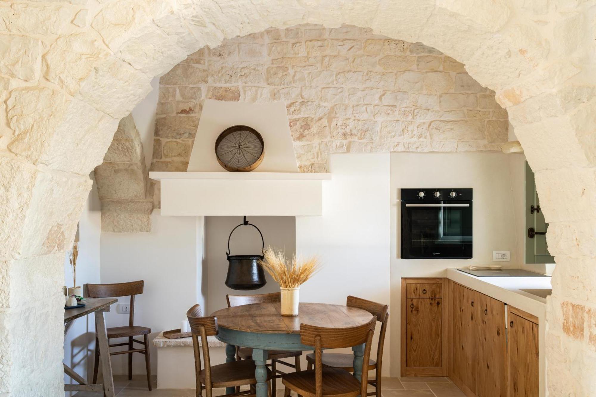 Trullo Jale - Boutique Apartments Ostuni Bagian luar foto