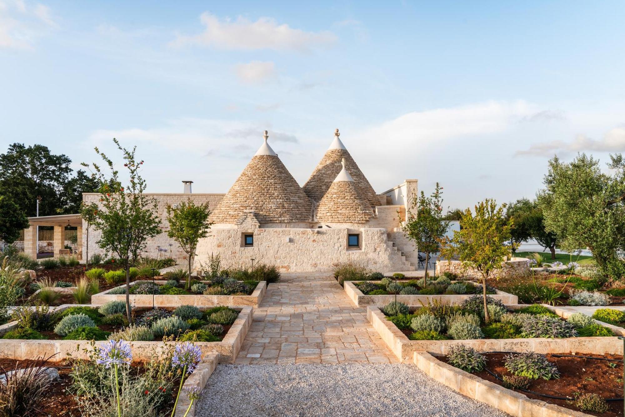 Trullo Jale - Boutique Apartments Ostuni Bagian luar foto