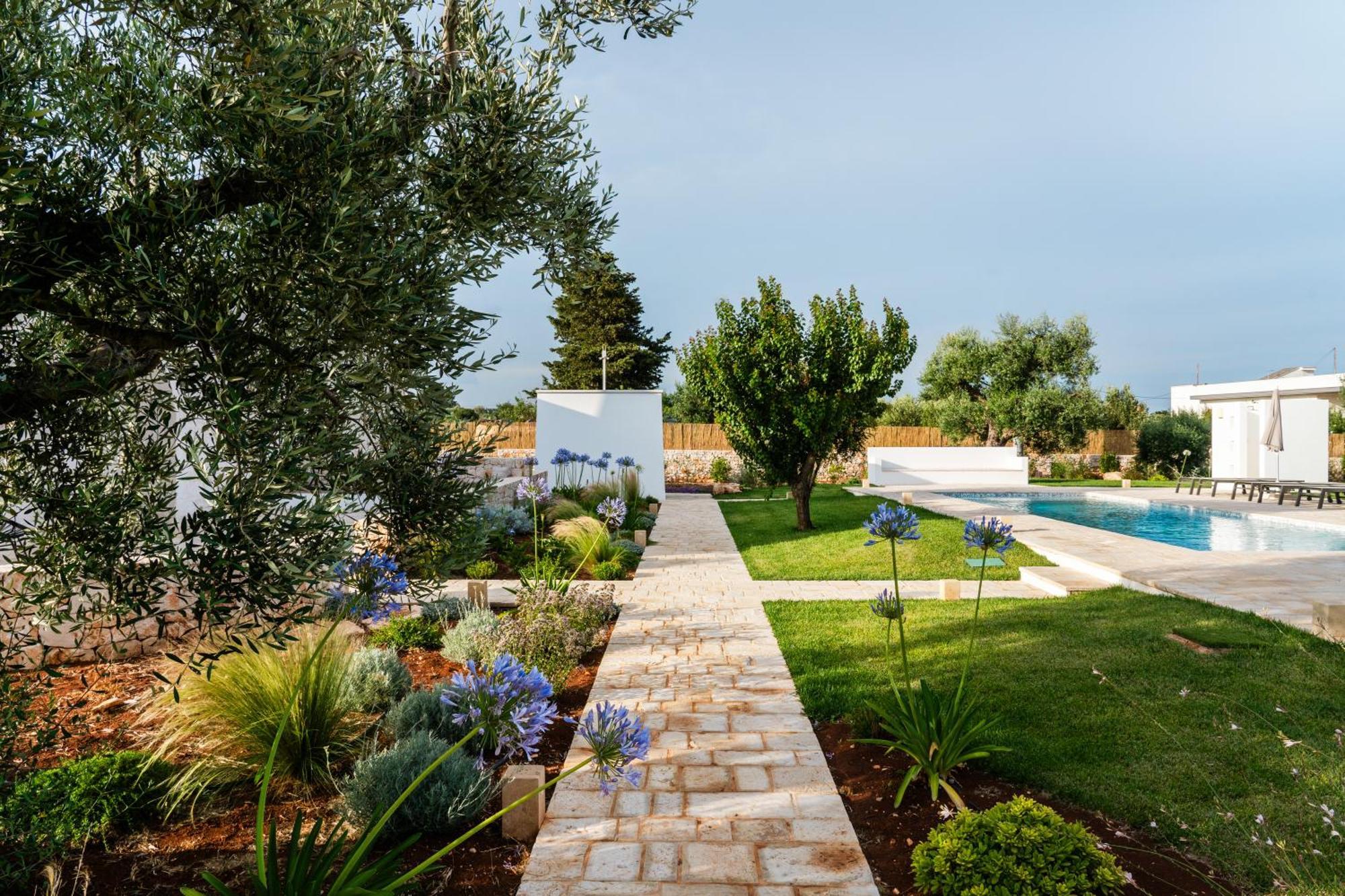 Trullo Jale - Boutique Apartments Ostuni Bagian luar foto