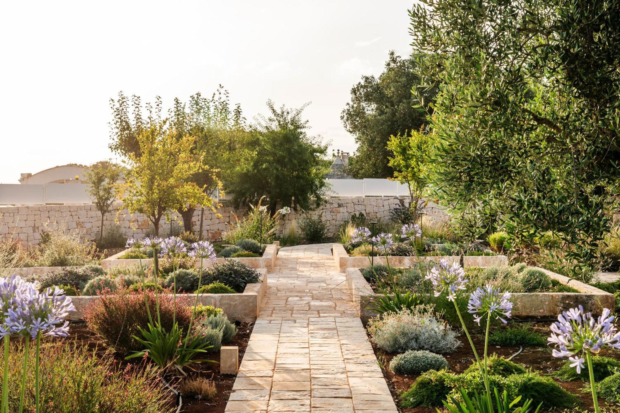 Trullo Jale - Boutique Apartments Ostuni Bagian luar foto