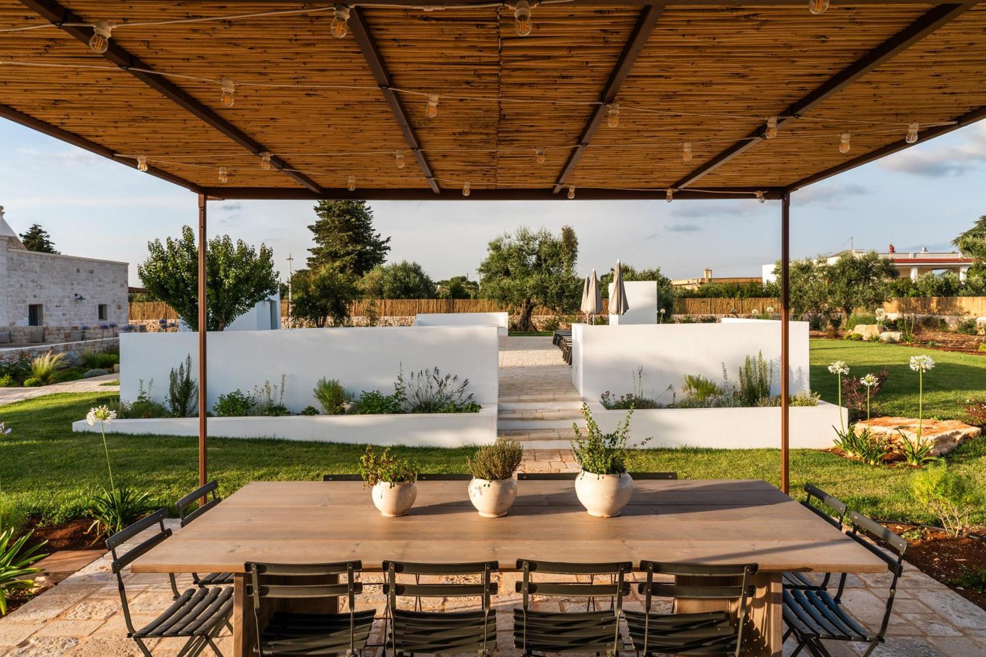 Trullo Jale - Boutique Apartments Ostuni Bagian luar foto