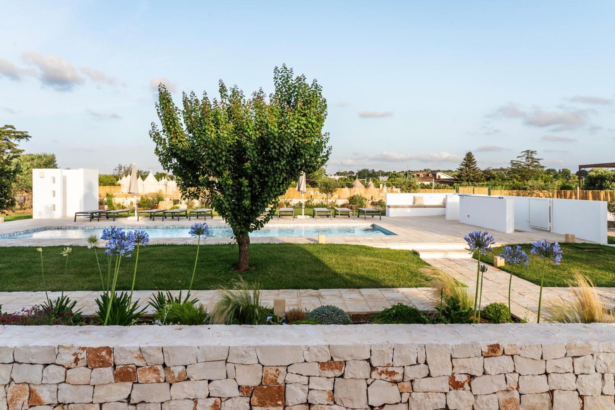 Trullo Jale - Boutique Apartments Ostuni Bagian luar foto