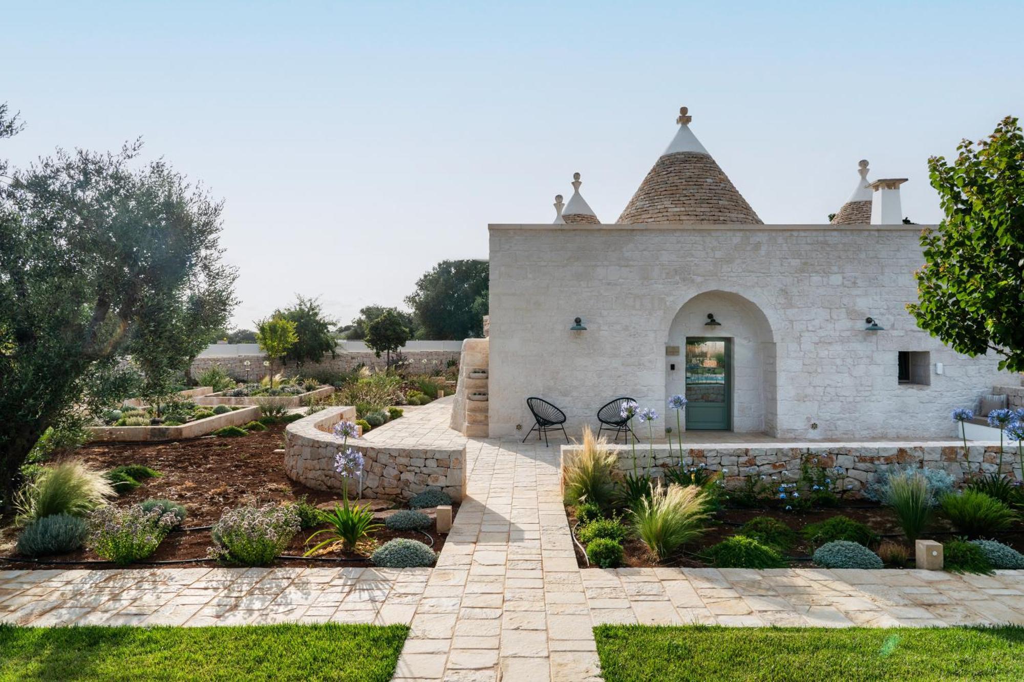 Trullo Jale - Boutique Apartments Ostuni Bagian luar foto