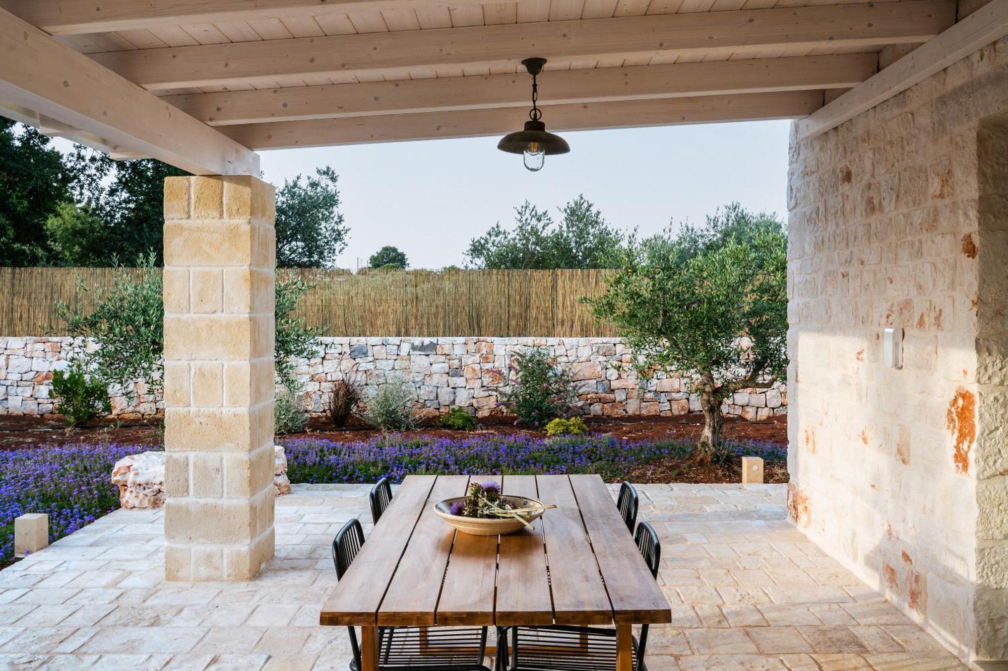 Trullo Jale - Boutique Apartments Ostuni Bagian luar foto