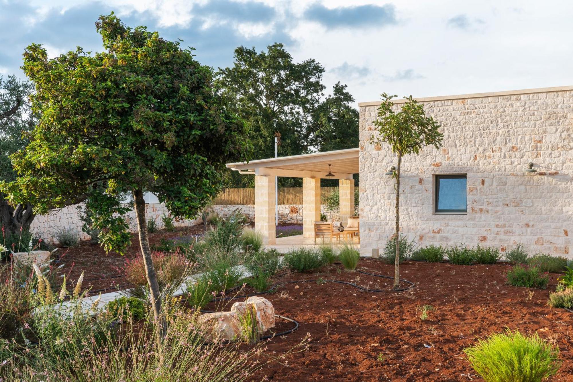 Trullo Jale - Boutique Apartments Ostuni Bagian luar foto